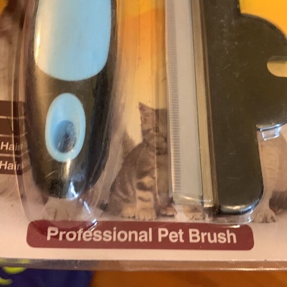Professional Pet Brush bundle of FOUR reduces shedding by up to 95%. Resellers?! - Picture 7 of 8